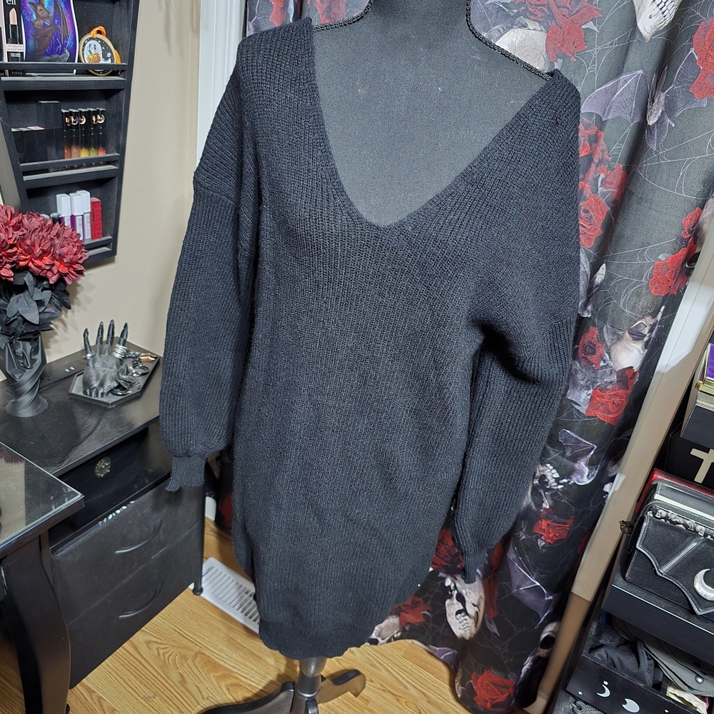 Black Bow-Back V-Neck Sweater Dress for Women - Picture 2 of 6
